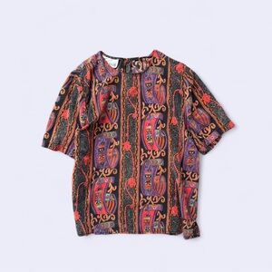 Women’s Short-Sleeve Paisley Print Top in Black & Red